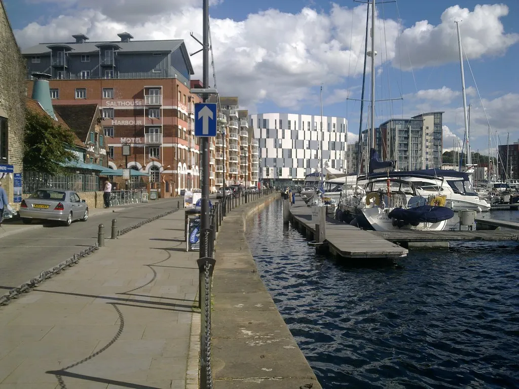 Ipswich Waterfront: boats moored along the quay beside modern flats